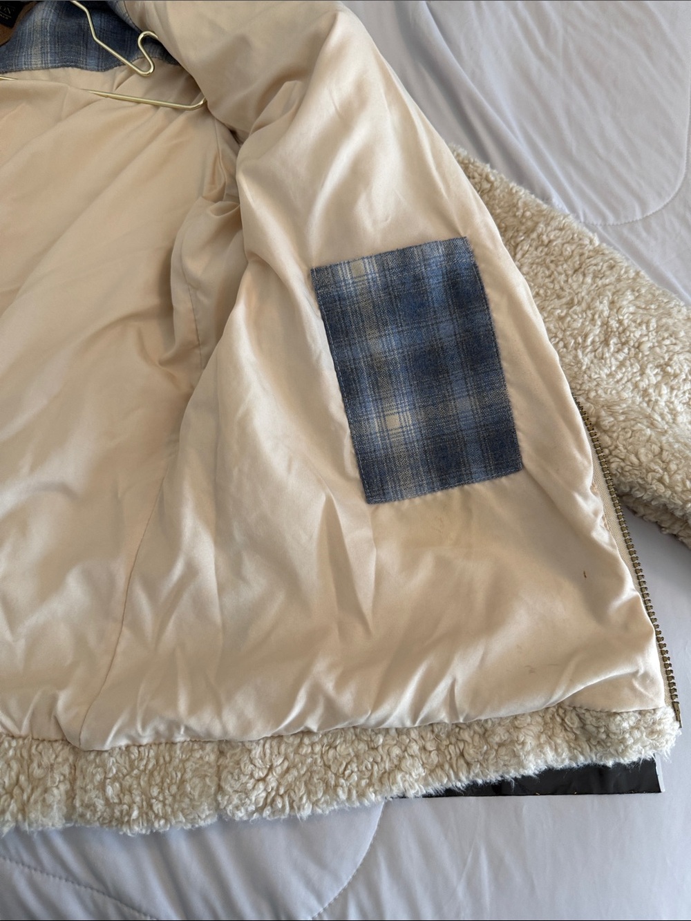 Pendleton Cream Sherpa Zip Jacket with Contrast Chest Flap - Picture 5 of 9